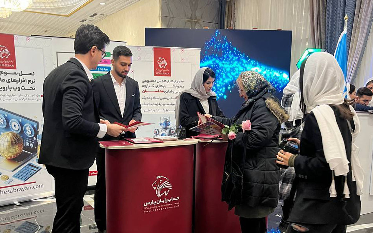 همایش نقش هوش مصنوعی در صنعت مالی با حضور مدیران شرکت حساب رایان در دانشگاه آزاد اسلامشهر - تصویر ۳